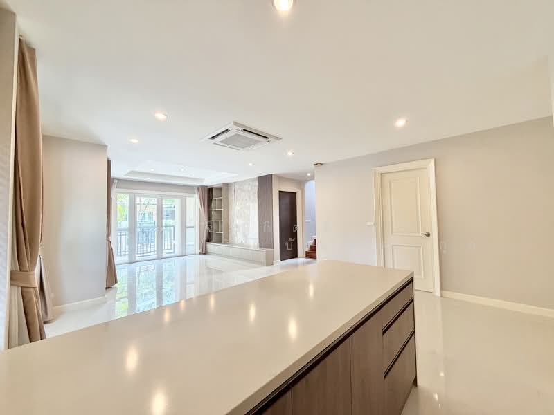 Villa Nakarin Onnut-Wongwaen : วิลล่า นครินทร์ อ่อนนุช-วงแหวน, กรุงเทพ, ถนนสุขาภิบาล 2, ประเวศ, กรุงเทพ, 370 ตร.ม., บ้านเดี่ยว ขาย, โดย จิรกิตติ์ (คิม)เจริญบัณฑิตสกุล, 500428155 - DDproperty.com