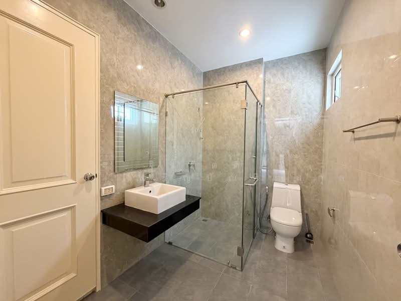 Villa Nakarin Onnut-Wongwaen, Bangkok, Sukhapiban 2 Road, Prawet, Bangkok, 4 Bedrooms, 370 sqm, Single Detached House For Sale, by จิรกิตติ์ (คิม)เจริญบัณฑิตสกุล, 500428155 - DDproperty.com