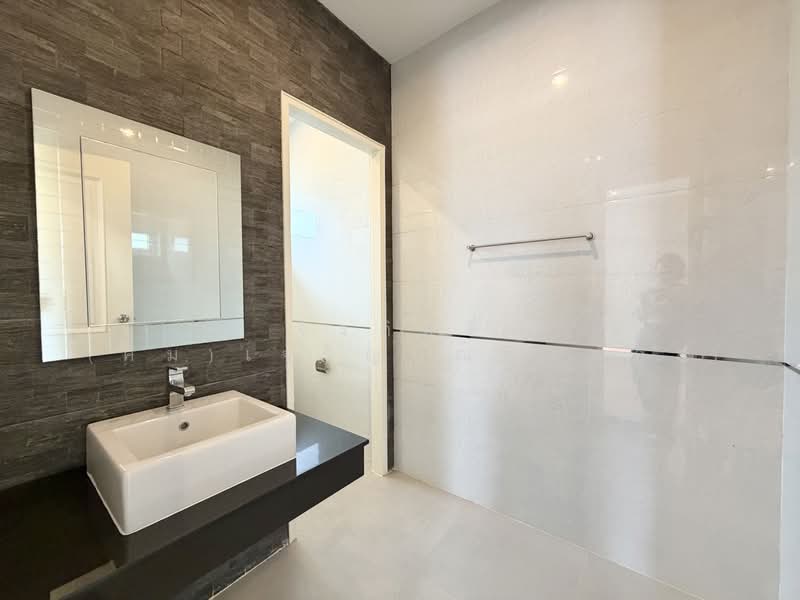 Villa Nakarin Onnut-Wongwaen, Bangkok, Sukhapiban 2 Road, Prawet, Bangkok, 4 Bedrooms, 370 sqm, Single Detached House For Sale, by จิรกิตติ์ (คิม)เจริญบัณฑิตสกุล, 500428155 - DDproperty.com