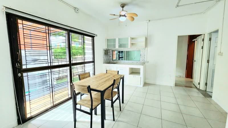 ไม่พบโครงการ, Bangkok, วัดลาดปลาเค้า, Chorake Bua, Lat Phrao, Bangkok, 3 Bedrooms, 224 sqm, Townhouse For Rent, by ณัฐพงศ์ สุนทรอรุณ, 500428228 - DDproperty.com