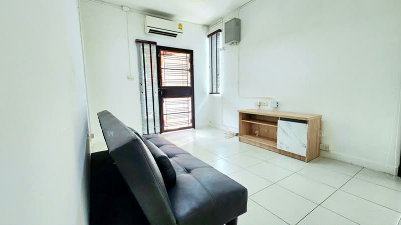 ไม่พบโครงการ, Bangkok, วัดลาดปลาเค้า, Chorake Bua, Lat Phrao, Bangkok, 3 Bedrooms, 224 sqm, Townhouse For Rent, by ณัฐพงศ์ สุนทรอรุณ, 500428228 - DDproperty.com