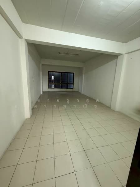 **Best Value! Commercial Building for sale on Kao Kilo Road, Si Racha, Chon Buri (Pattaya), Surasak, Si Racha, Chon Buri (Pattaya), 1 Bedroom, 240 sqm, Townhouse For Sale, by ขายถูกสุด อาคารพาณิชย์ ติดถนน สาย 9 กิโล ศรีราชา ชลบุรี, 500428235 - DDproperty.com