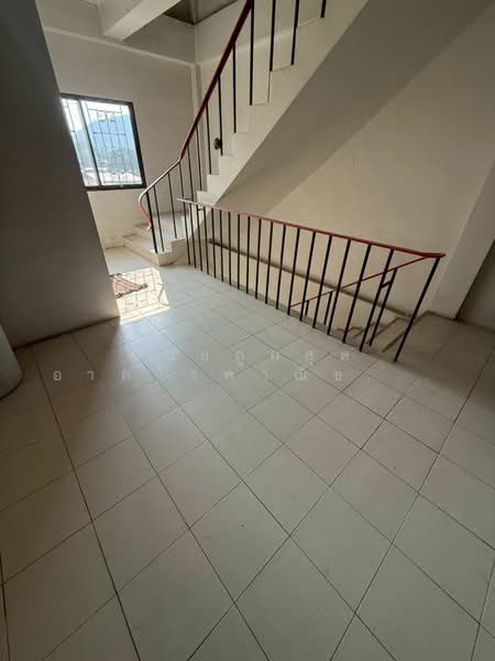 **Best Value! Commercial Building for sale on Kao Kilo Road, Si Racha, Chon Buri (Pattaya), Surasak, Si Racha, Chon Buri (Pattaya), 1 Bedroom, 240 sqm, Townhouse For Sale, by ขายถูกสุด อาคารพาณิชย์ ติดถนน สาย 9 กิโล ศรีราชา ชลบุรี, 500428235 - DDproperty.com