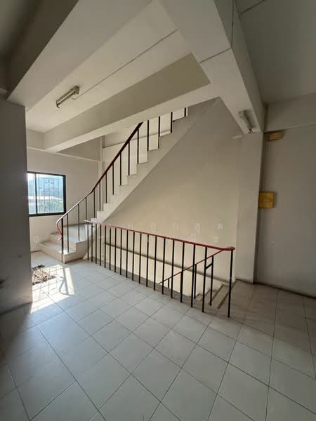 **Best Value! Commercial Building for sale on Kao Kilo Road, Si Racha, Chon Buri (Pattaya), Surasak, Si Racha, Chon Buri (Pattaya), 1 Bedroom, 240 sqm, Townhouse For Sale, by ขายถูกสุด อาคารพาณิชย์ ติดถนน สาย 9 กิโล ศรีราชา ชลบุรี, 500428235 - DDproperty.com