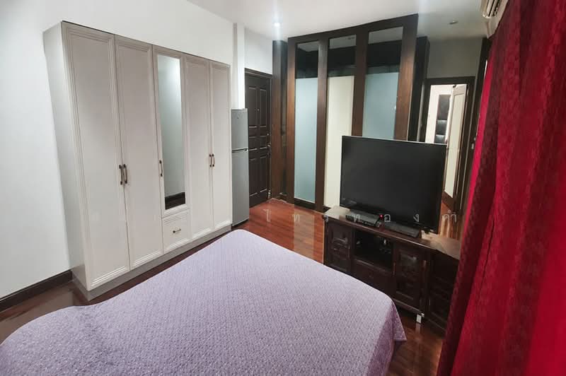ขายบ้านเดี่ยว 2 ชั้น 206 ตร.ว. ซอยรัชดาภิเษก 32 (ซอยเสือใหญ่), กรุงเทพ, จันทรเกษม, จตุจักร, กรุงเทพ, 450 ตร.ม., บ้านเดี่ยว ขาย, โดย สง่าชัย ไทรทองคำ, 500428241 - DDproperty.com