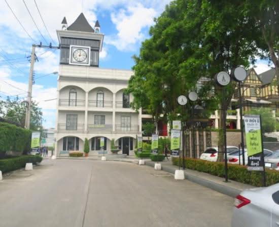 A Space Me Sukhumvit 77 : เอ สเปซ มี สุขุมวิท 77, กรุงเทพ