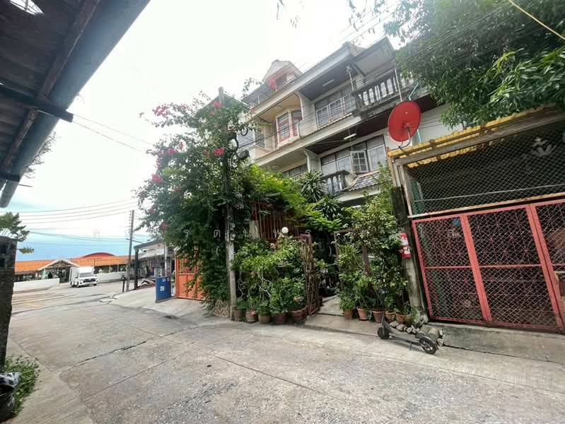 ทาวน์โฮม 3 ชั้น 20.3 ตร.ว. ทาวน์โฮม ซอยพระราม3 ซอย14, Bangkok, ถนนพระราม3, Bang Klo, Bang Kho Laem, Bangkok, 4 Bedrooms, 140 sqm, Townhouse For Sale, by คุณ รตนพร ตะโส (มาย), 500428375 - DDproperty.com