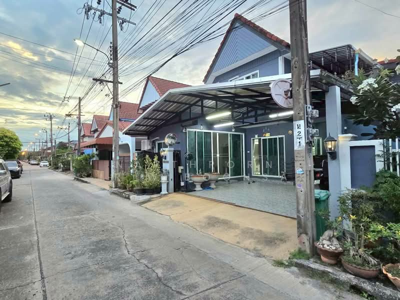 Baan Lanthog Tiwanon-Pak Kret 27, Nonthaburi, Tiwanon Road, Bang Phut, Pak Kret, Nonthaburi, 5 Bedrooms, 200 sqm, Single Detached House For Sale, by Natthporn Siriwiboonsak, 500428390 - DDproperty.com