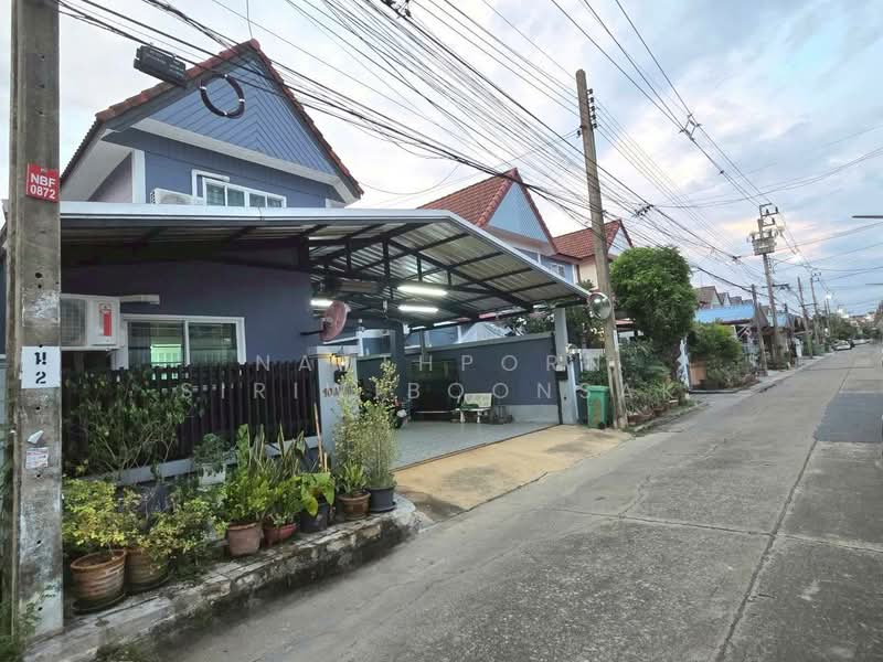 Baan Lanthog Tiwanon-Pak Kret 27 : บ้านลานทอง ติวานนท์-ปากเกร็ด 27, นนทบุรี, ถนนติวานนท์, บางพูด, ปากเกร็ด, นนทบุรี, 200 ตร.ม., บ้านเดี่ยว ขาย, โดย Natthporn Siriwiboonsak, 500428390 - DDproperty.com