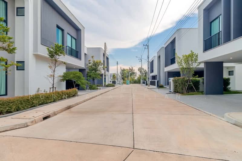 Baan Wang Tan, Chiang Mai, Mae Hia, Muang Chiang Mai, Chiang Mai, 4 Bedrooms, 212 sqm, Single Detached House For Sale, by Tanannat Porntadapattanayothin, 500428420 - DDproperty.com