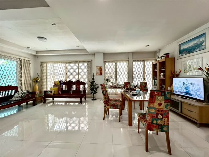 สวนทองวิลล่า 6 ซอยประชาอุทิศ3, Bangkok, ถนนสรงประภา, Don Mueang, Bangkok, 4 Bedrooms, 240 sqm, Single Detached House For Sale, by คุณ สุดาวรรณ พลอยแดง (แอน), 500428480 - DDproperty.com