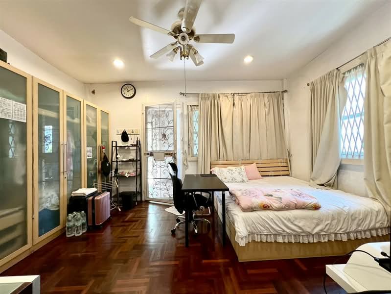 สวนทองวิลล่า 6 ซอยประชาอุทิศ3, Bangkok, ถนนสรงประภา, Don Mueang, Bangkok, 4 Bedrooms, 240 sqm, Single Detached House For Sale, by คุณ สุดาวรรณ พลอยแดง (แอน), 500428480 - DDproperty.com