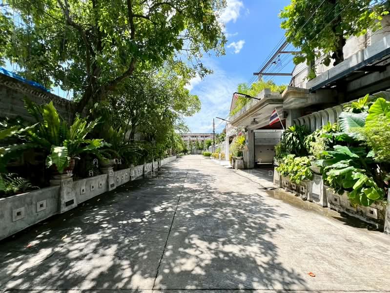 สวนทองวิลล่า 6 ซอยประชาอุทิศ3, Bangkok, ถนนสรงประภา, Don Mueang, Bangkok, 4 Bedrooms, 240 sqm, Single Detached House For Sale, by คุณ สุดาวรรณ พลอยแดง (แอน), 500428480 - DDproperty.com