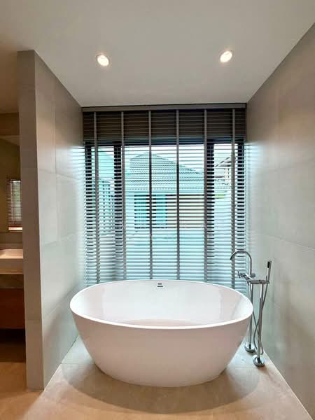Baan Wang Tan, Chiang Mai, Mae Hia, Muang Chiang Mai, Chiang Mai, 4 Bedrooms, 296 sqm, Single Detached House For Sale, by Tanannat Porntadapattanayothin, 500428484 - DDproperty.com