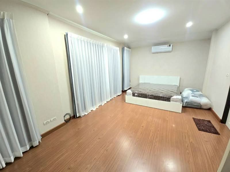 Supalai Ville Wongwaen-Lumlukka Klong 5, Pathum Thani, Bung Kham Proi, Lam Luk Ka, Pathum Thani, 4 Bedrooms, 215 sqm, Single Detached House For Sale, by คุณ ภิญญาลักษณ์ เทพบุตร (ยุ้ย), 500428498 - DDproperty.com