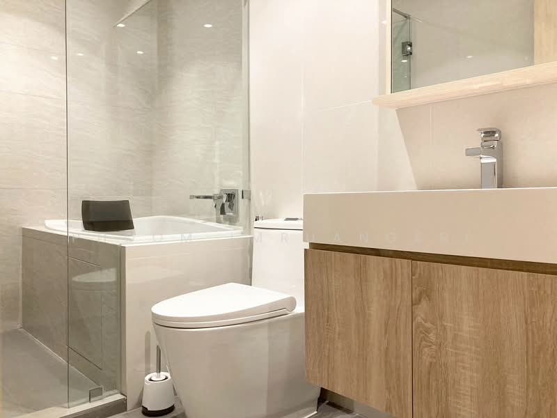 Maru Ekkamai 2, Bangkok, 70-5 Sukhumvit 63 Road, Phra Kanong Nua, Watthana, Bangkok, 2 Bedrooms, 60 sqm, Condo For Rent, by Phoom Imruangsri, 500428523 - DDproperty.com