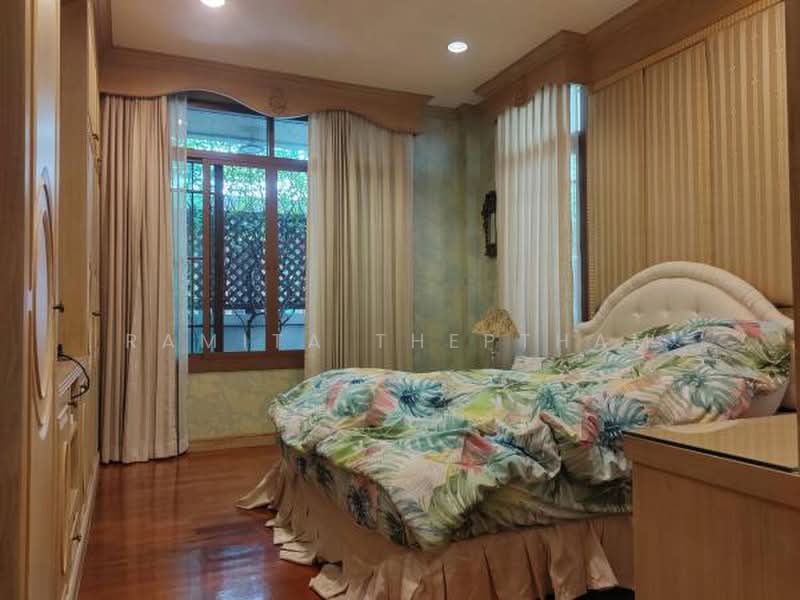 Narasiri Pattanakarn-Srinakarin, Bangkok, 878 Soi Srinakarin 20, Khlong Chan, Bang Kapi, Bangkok, 4 Bedrooms, 445 sqm, Single Detached House For Rent, by Ramita Theptham, 500428533 - DDproperty.com