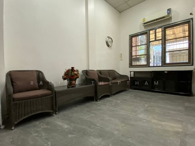 ทาวน์เฮ้าส์ 4-ห้องนอน, กรุงเทพ, สะพานสอง, วังทองหลาง, กรุงเทพ, 325 ตร.ม., ทาวน์เฮ้าส์ ให้เช่า, โดย Ramita Theptham, 500428553 - DDproperty.com