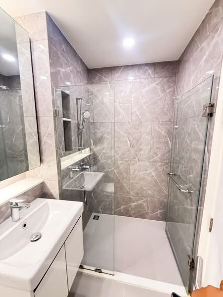 Mazarine Ratchayothin, Bangkok, Soi Phahonyothin 30, Phahonyothin Road, Chan Kasem, Chatuchak, Bangkok, 2 Bedrooms, 49 sqm, Condo For Rent, by Pawanrat Panchawanon, 500428581 - DDproperty.com
