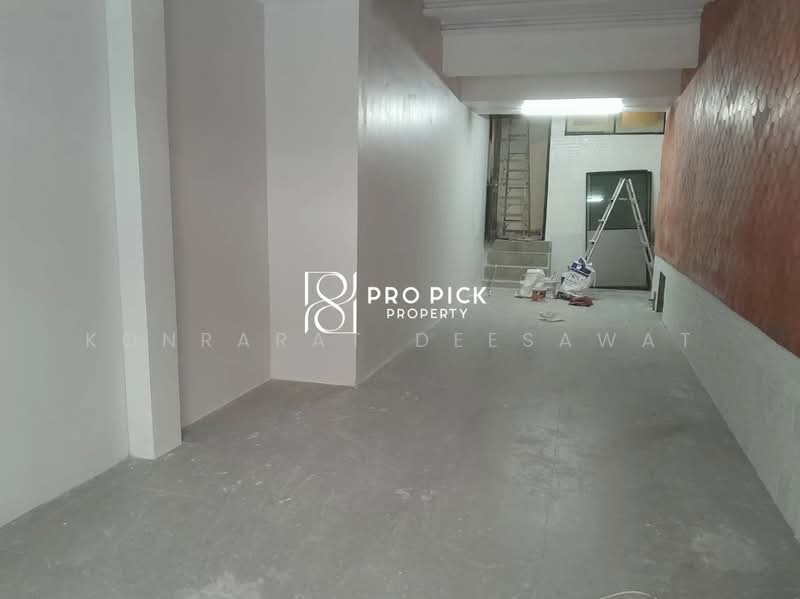 Retail Space For Rent BTS Phrom Phong Sukhumvit ideal for cafe restaurant clinic massage, Bangkok, สุขุมวิท, Khlong Tan Nua, Watthana, Bangkok, , 40 sqm, Retail Space For Rent, by Konrarat Deesawat, 500428646 - DDproperty.com