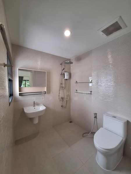 Sammakon Ramkhamhaeng, Bangkok, Ramkhamhaeng Road, Saphan Sung, Bangkok, 3 Bedrooms, 200 sqm, Single Detached House For Rent, by Rachen Nopsuwan, 500428937 - DDproperty.com