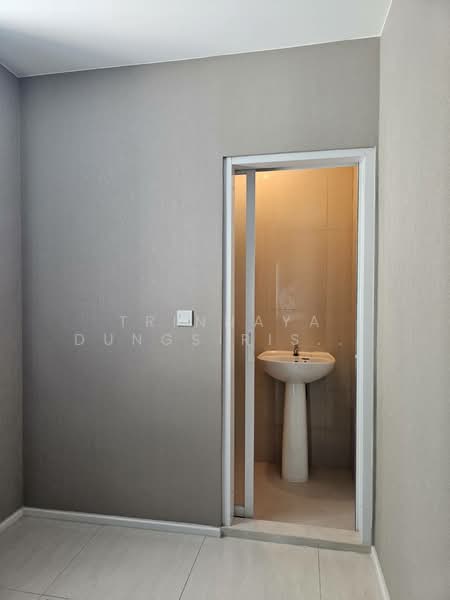 Menam Residences, Bangkok, 2088 Charoenkrung Road, Wat Prayakrai, Bang Kho Laem, Bangkok, 3 Bedrooms, 160 sqm, Condo For Sale, by Trinnaya Dungsirisangthong, 500428942 - DDproperty.com