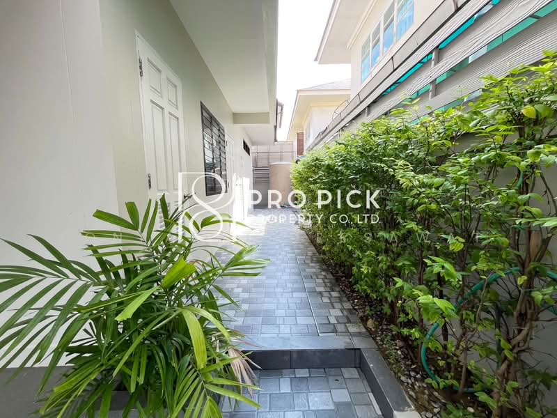 For Sale Detached House Sukhumvit 101/1 100 Sqw. BTS Punnawithi Sukhumvit Phra Khanong Bangkok, Bangkok, สุขุมวิท, Bang Chak, Phra Khanong, Bangkok, 4 Bedrooms, 400 sqm, Single Detached House For Sale, by Konrarat Deesawat, 500428974 - DDproperty.com