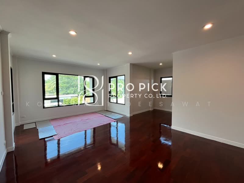 For Sale Detached House Sukhumvit 101/1 100 Sqw. BTS Punnawithi Sukhumvit Phra Khanong Bangkok, Bangkok, สุขุมวิท, Bang Chak, Phra Khanong, Bangkok, 4 Bedrooms, 400 sqm, Single Detached House For Sale, by Konrarat Deesawat, 500428974 - DDproperty.com