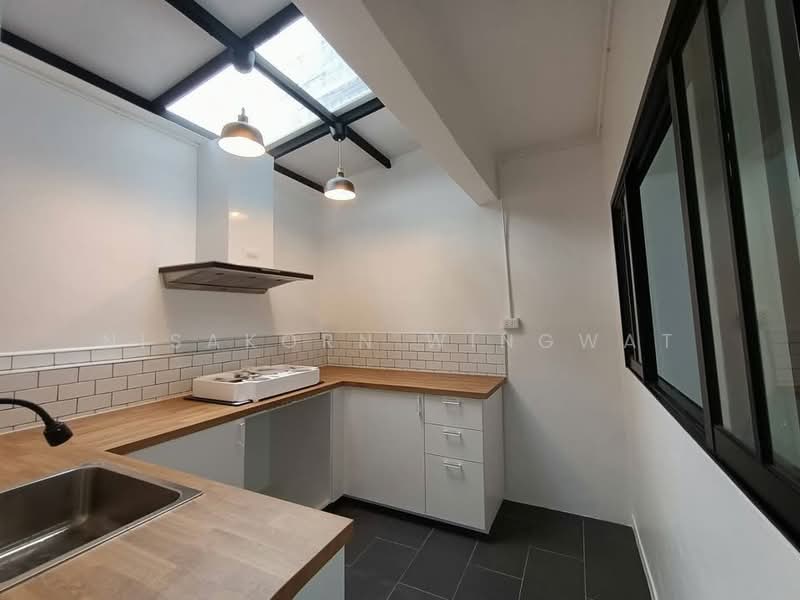 3-BR Townhouse, Bangkok, Hua Mak, Bang Kapi, Bangkok, 3 Bedrooms, 112 sqm, Townhouse For Rent, by Nisakorn Wingwat, 500429054 - DDproperty.com