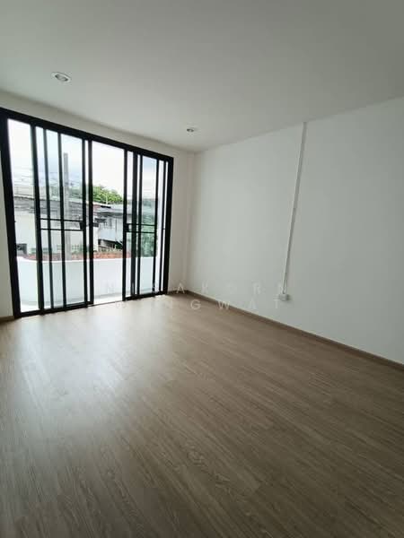 3-BR Townhouse, Bangkok, Hua Mak, Bang Kapi, Bangkok, 3 Bedrooms, 112 sqm, Townhouse For Rent, by Nisakorn Wingwat, 500429054 - DDproperty.com
