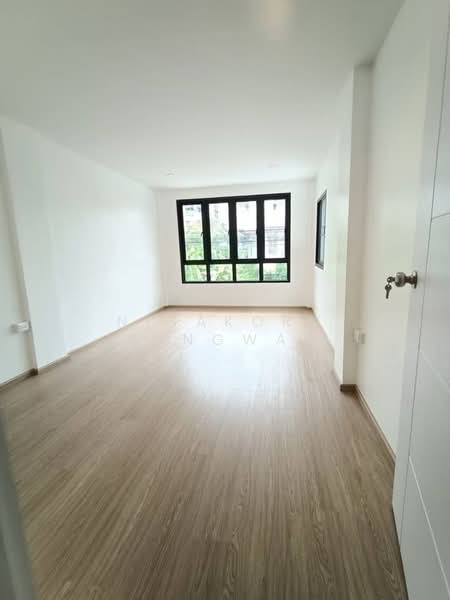 3-BR Townhouse, Bangkok, Hua Mak, Bang Kapi, Bangkok, 3 Bedrooms, 112 sqm, Townhouse For Rent, by Nisakorn Wingwat, 500429054 - DDproperty.com