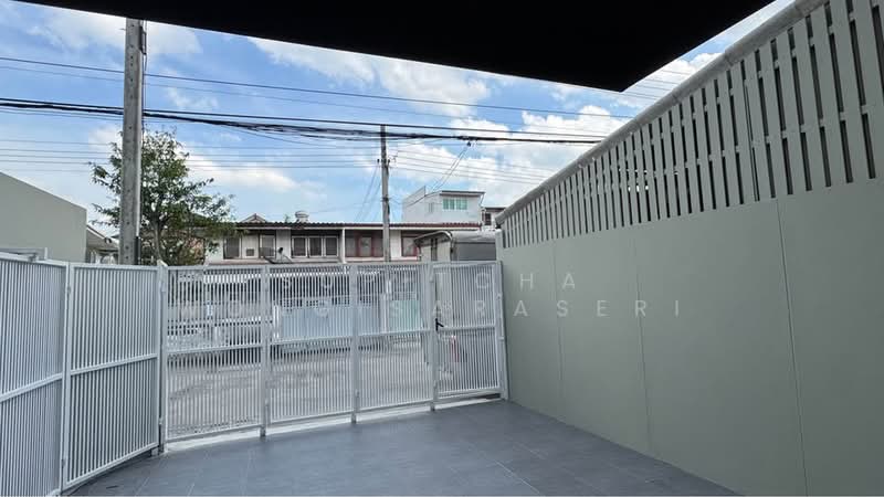 3-BR Townhouse, Bangkok, Lat Phrao, Bangkok, 3 Bedrooms, 204 sqm, Townhouse For Rent, by Supitcha Wongisaraseri, 500429101 - DDproperty.com