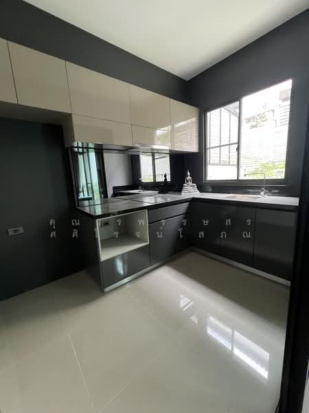 Landmark Ekamai-Ramindra, Bangkok, Sukhonthasawat Road, Lat Phrao, Bangkok, 3 Bedrooms, 200 sqm, Townhouse For Rent, by คุณวรพรรษสร ศศิโรจน์โสภณ, 500429152 - DDproperty.com
