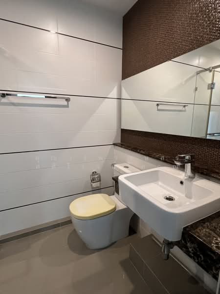 Landmark Ekamai-Ramindra, Bangkok, Sukhonthasawat Road, Lat Phrao, Bangkok, 3 Bedrooms, 200 sqm, Townhouse For Rent, by คุณวรพรรษสร ศศิโรจน์โสภณ, 500429152 - DDproperty.com