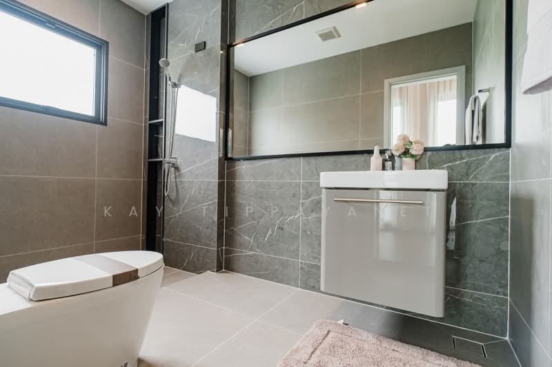 Bangkok Boulevard Signature Pinklao-Borom, Bangkok, Sala Thammasop Road, Sala Thammasop, Thawi Watthana, Bangkok, 4 Bedrooms, 524 sqm, Single Detached House For Sale, by Kay Tippayanet, 500429215 - DDproperty.com