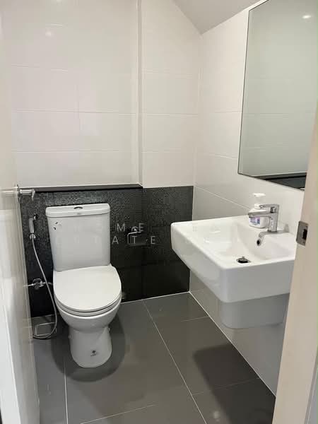 Baan Klang Muang Sathorn-Suksawat, Samut Prakan, 29 Suk Sawat 39, Bang Phung, Phra Pra Daeng, Samut Prakan, 3 Bedrooms, 152 sqm, Townhouse For Sale, by HOME Real Estate Service, 500429246 - DDproperty.com