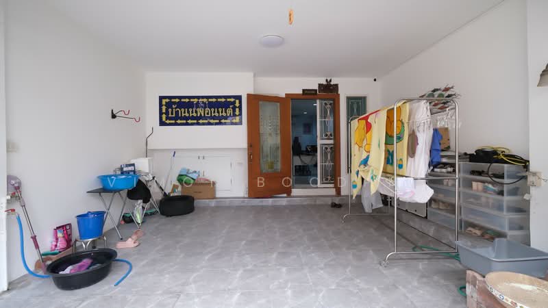 Baan Klangmuang Grand De Paris Ratchada, Bangkok, Pradit Manutham Road, Wang Thonglang, Bangkok, 3 Bedrooms, 150 sqm, Townhouse For Sale, by Vimon Boodpha, 500429254 - DDproperty.com