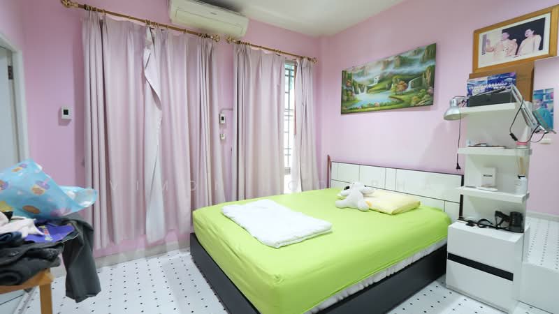 Baan Klangmuang Grand De Paris Ratchada, Bangkok, Pradit Manutham Road, Wang Thonglang, Bangkok, 3 Bedrooms, 150 sqm, Townhouse For Sale, by Vimon Boodpha, 500429254 - DDproperty.com