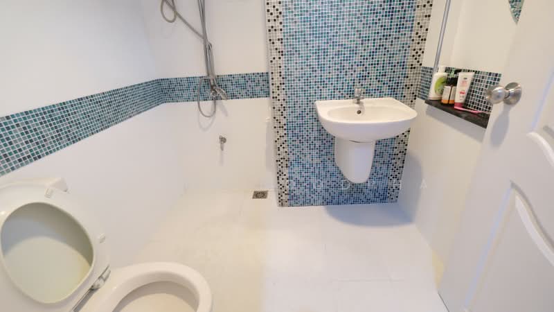 Baan Klangmuang Grand De Paris Ratchada, Bangkok, Pradit Manutham Road, Wang Thonglang, Bangkok, 3 Bedrooms, 150 sqm, Townhouse For Sale, by Vimon Boodpha, 500429254 - DDproperty.com