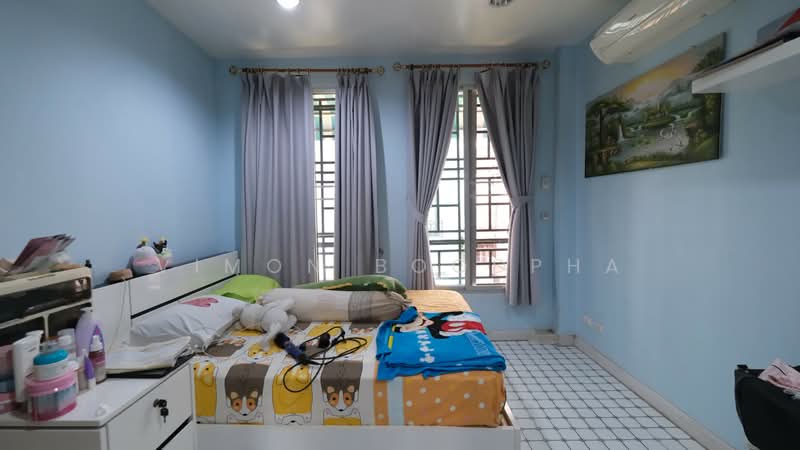 Baan Klangmuang Grand De Paris Ratchada, Bangkok, Pradit Manutham Road, Wang Thonglang, Bangkok, 3 Bedrooms, 150 sqm, Townhouse For Sale, by Vimon Boodpha, 500429254 - DDproperty.com
