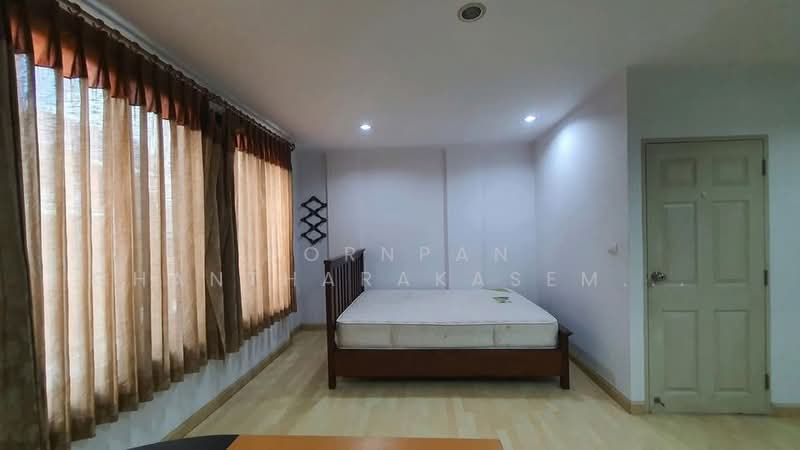 undefined, Bangkok, Chorake Bua, Lat Phrao, Bangkok, 3 Bedrooms, 204 sqm, Townhouse For Sale, by Pornpan Chantharakasemchai, 500429271 - DDproperty.com
