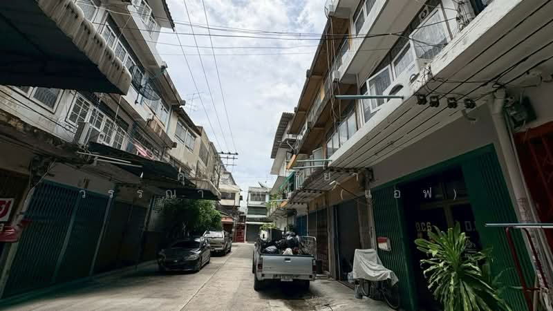 อาคารพาณิชย์ 3 ชั้น 13 ตร.ว. หมู่บ้านเทพนรินทร์ ซอยสาธุประดิษฐ์15, Bangkok, ถนนสาธุประดิษฐ์, Chong Nonsi, Yan Nawa, Bangkok, , 100 sqm, Shophouse For Sale, by คุณ กิริยา วรรณารักษ์ (แอฟ), 500429315 - DDproperty.com