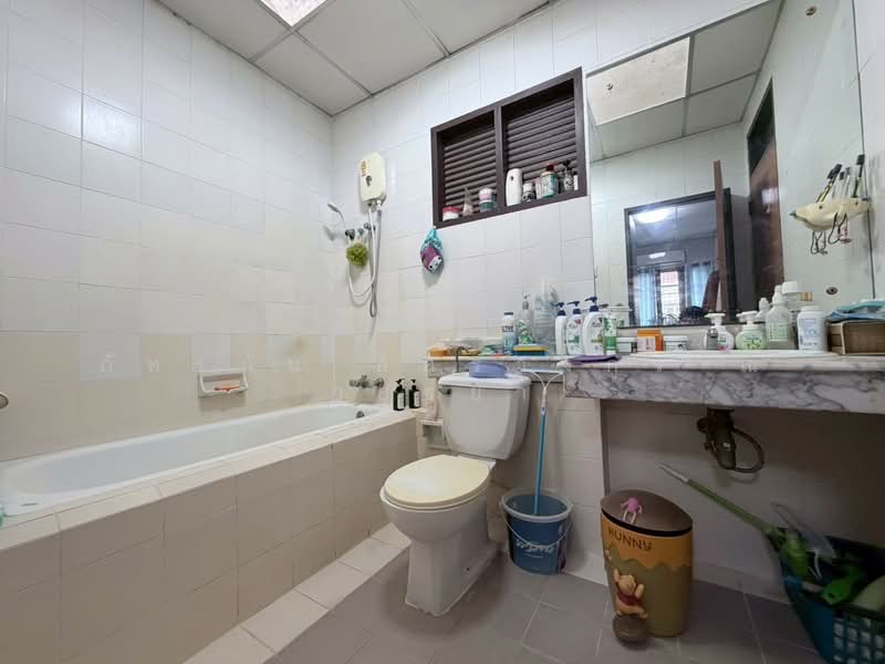 ทาวน์เฮ้าส์ หมู่บ้านบุศรินทร์ บางเขน, Bangkok, Sai Mai, Bangkok, 2 Bedrooms, 72 sqm, Townhouse For Sale, by ภัทรนัน อิศรางกูร ณ อยุธยา, 500429355 - DDproperty.com