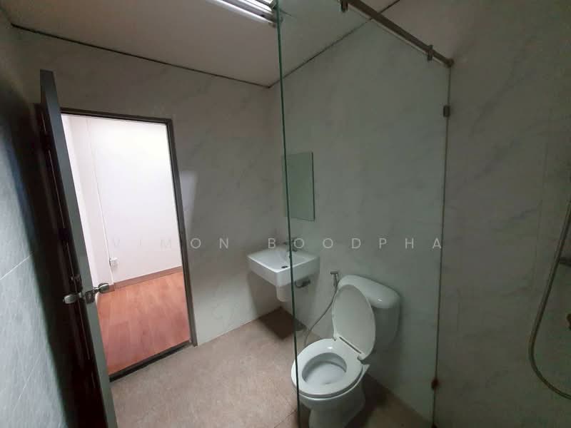 Suetrong Grand Home, Bangkok, Soi Phahonyothin 34, Sena Nikhom, Chatuchak, Bangkok, 4 Bedrooms, 190 sqm, Townhouse For Sale, by Vimon Boodpha, 500429378 - DDproperty.com