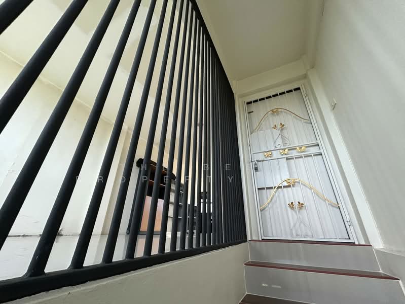 อาคารพาณิชย์ศรีราชา ชลบุรี, Chon Buri (Pattaya), Bang Phra, Si Racha, Chon Buri (Pattaya), , 100 sqm, Shophouse For Sale, by The Best Property แต้ว, 500429380 - DDproperty.com