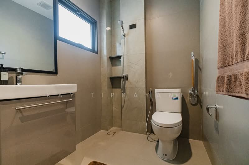 Bangkok Boulevard Signature Pinklao-Borom, Bangkok, Sala Thammasop Road, Sala Thammasop, Thawi Watthana, Bangkok, 4 Bedrooms, 398 sqm, Single Detached House For Sale, by Kay Tippayanet, 500429403 - DDproperty.com