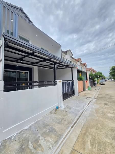 Pruksa Ville 33 Pinklao-Wongwaen 2 : พฤกษาวิลล์ 33 ปิ่นเกล้า-วงแหวน2, นนทบุรี, ถนนกาญจนาภิเษก (ซอยวัดส้มเกลี้ยง-วัดแพรก), ปลายบาง, บางกรวย, นนทบุรี, 120 ตร.ม., ทาวน์เฮ้าส์ ขาย, โดย Connex Property, 500429417 - DDproperty.com