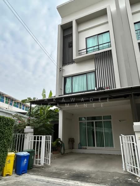 Cher Wongwaen-Sathorn, Bangkok, Soi 001 Kanchanaphisek 10, Kanchanaphisek Road, Bang Khae, Bangkok, 3 Bedrooms, 250 sqm, Townhouse For Sale, by Phakawadee Jiramanee, 500429425 - DDproperty.com