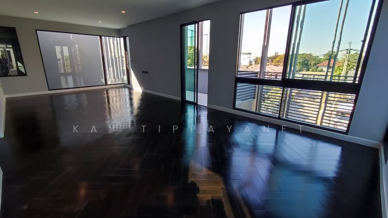 95E1 (Ninety-Five East One), Bangkok, 95 Soi Yothin Phattana 3, Khlong Chan, Bang Kapi, Bangkok, 4 Bedrooms, 846 sqm, Single Detached House For Sale, by Kay Tippayanet, 500429441 - DDproperty.com