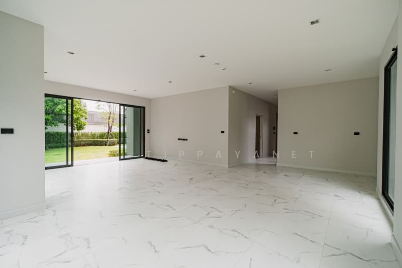 Bangkok Boulevard Signature Pinklao-Borom, Bangkok, Sala Thammasop Road, Sala Thammasop, Thawi Watthana, Bangkok, 4 Bedrooms, 449 sqm, Single Detached House For Sale, by Kay Tippayanet, 500429444 - DDproperty.com